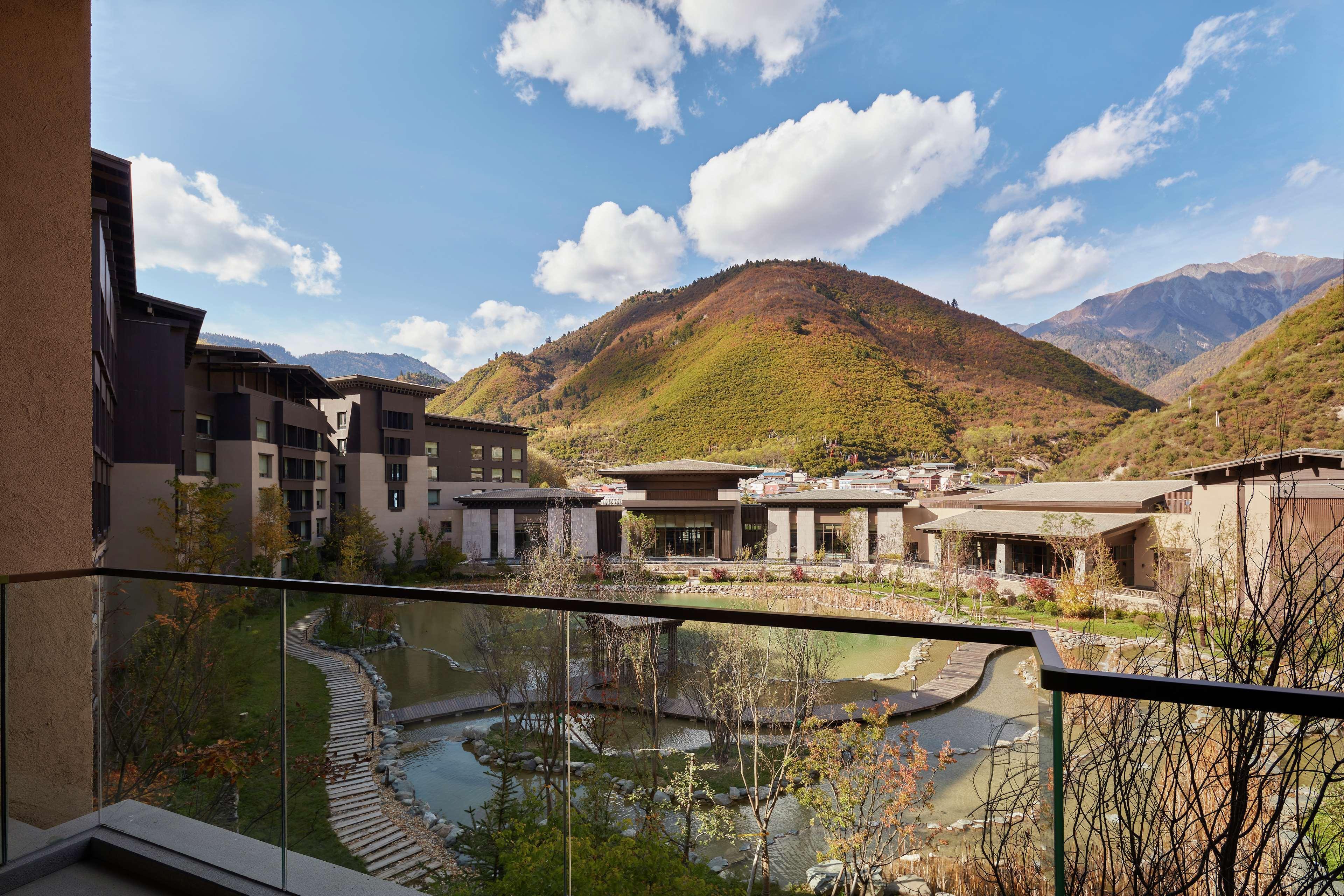 Hilton Jiuzhaigou Resort Zhangzha Town Экстерьер фото