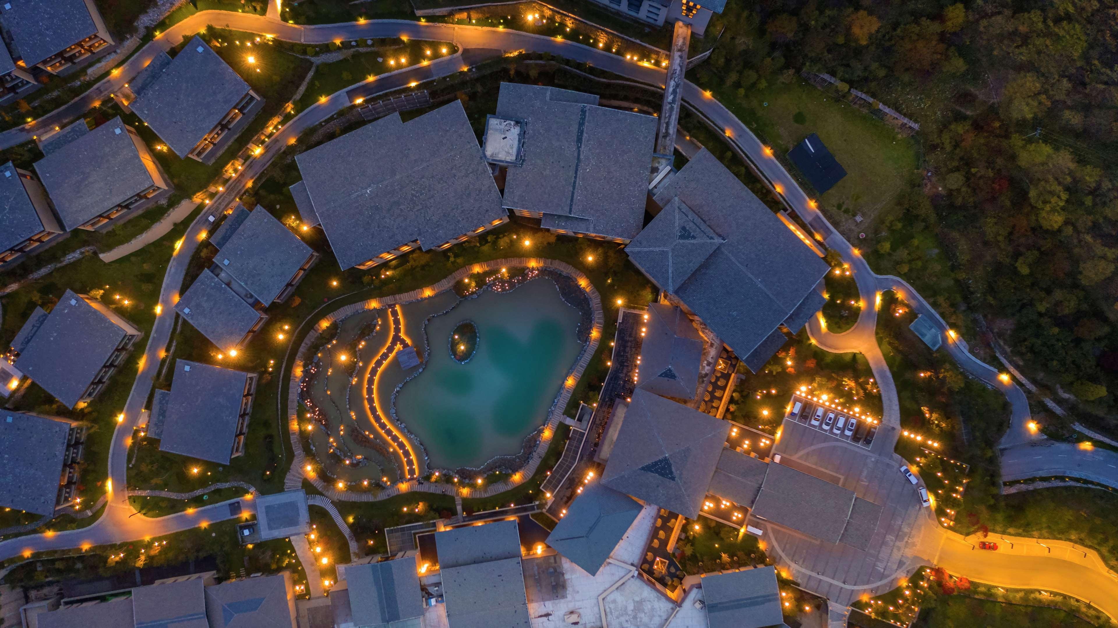 Hilton Jiuzhaigou Resort Zhangzha Town Экстерьер фото