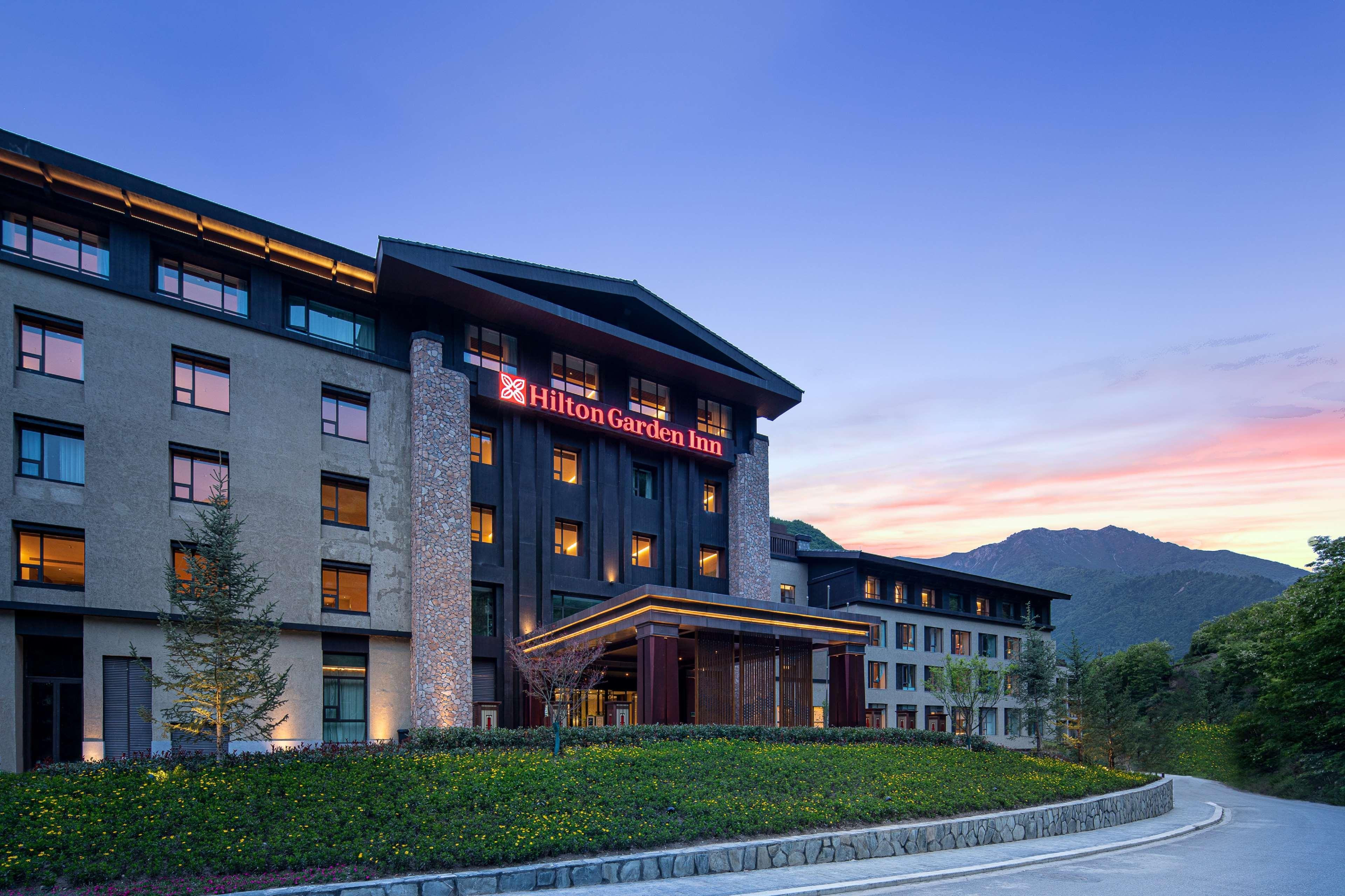 Hilton Jiuzhaigou Resort Zhangzha Town Экстерьер фото